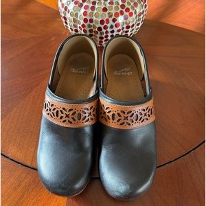 Dansko Professional black leather/tan trim Women's Clogs Size EU 38 US 7.5-8